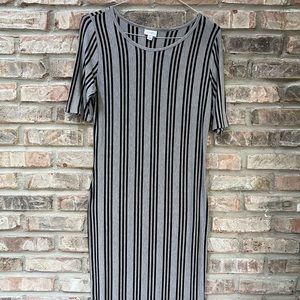 LuLa Roe Julia dress worn once.  Heather gray and black.